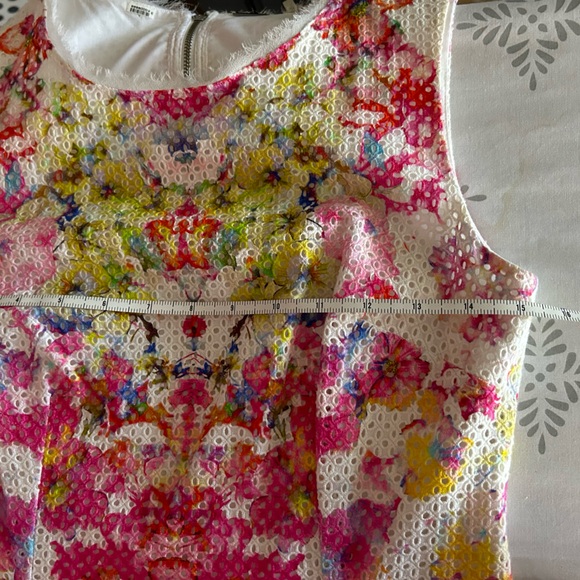 Elie Tahari floral / full Zíper Mini Dress Size 2 US - Picture 6 of 7